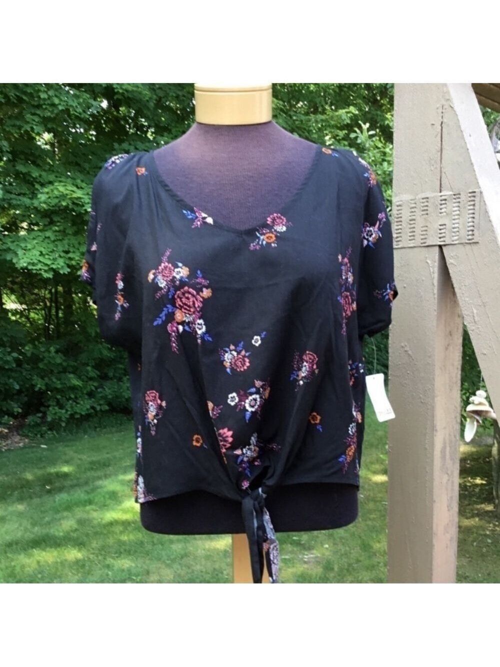 Mudd Women’s Medium Black Floral Cold Shoulder Tie Front Blouse NWT